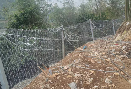 河池市大化瑶族自治县山体危岩治理工程.jpg